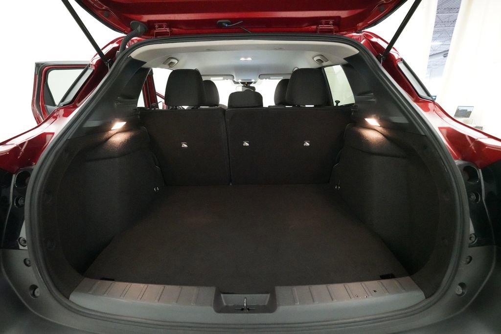 Used 2025 Nissan Kicks SV image 10