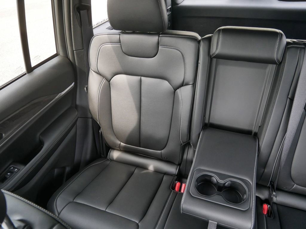 New 2025 Jeep Grand Cherokee Limited w/ Trailer Tow Package image 26