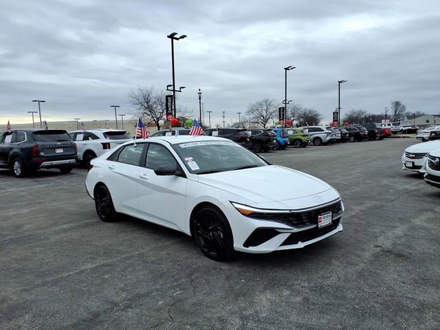 Used 2026 Hyundai Elantra Sport image 5
