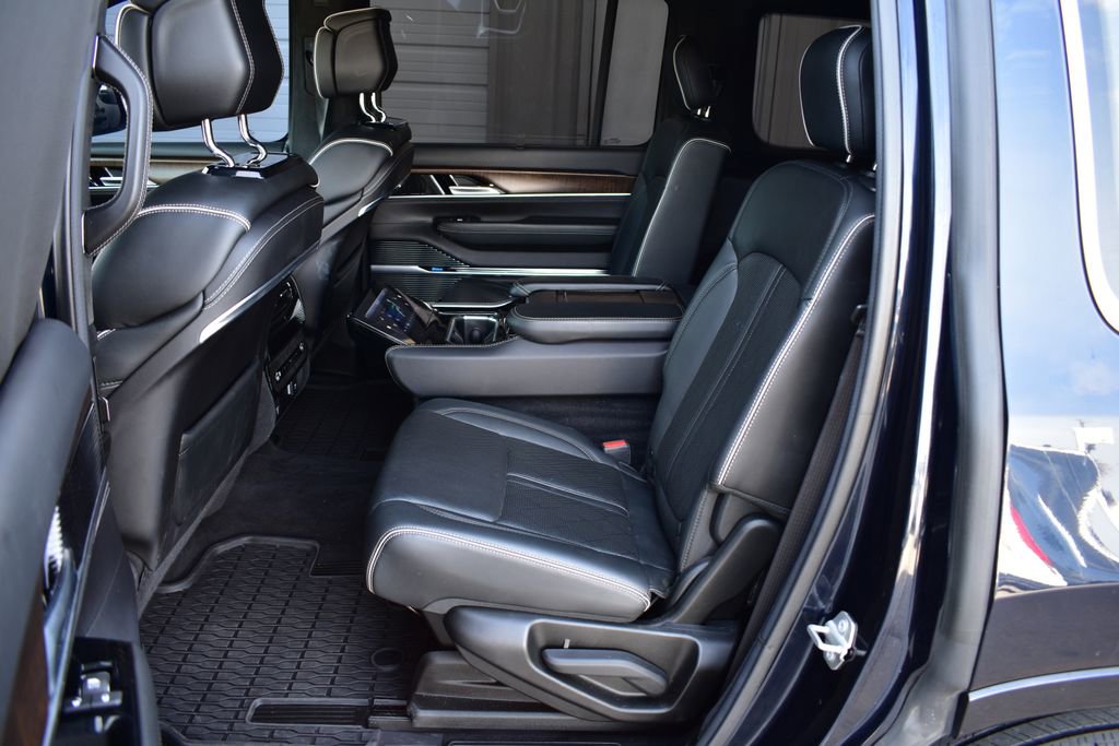 Used 2022 Jeep Grand Wagoneer Series II w/ Premium Group II image 26