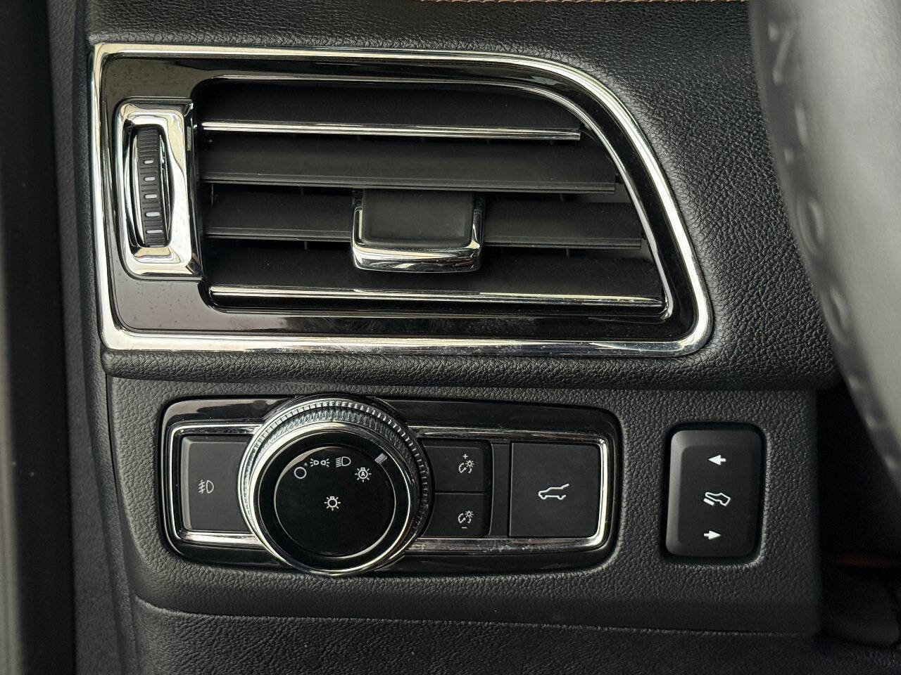 Used 2018 Lincoln Navigator Reserve w/ Technology Package image 79