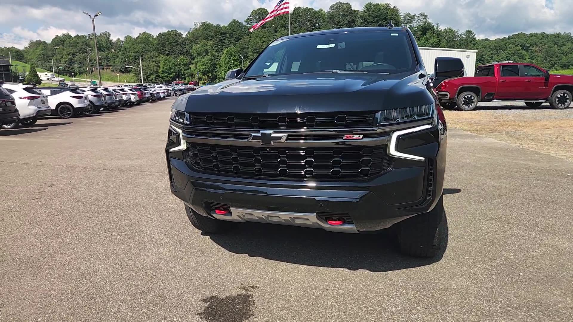 Used 2021 Chevrolet Suburban Z71 w/ Z71 Signature Package AWD/4WD image 15