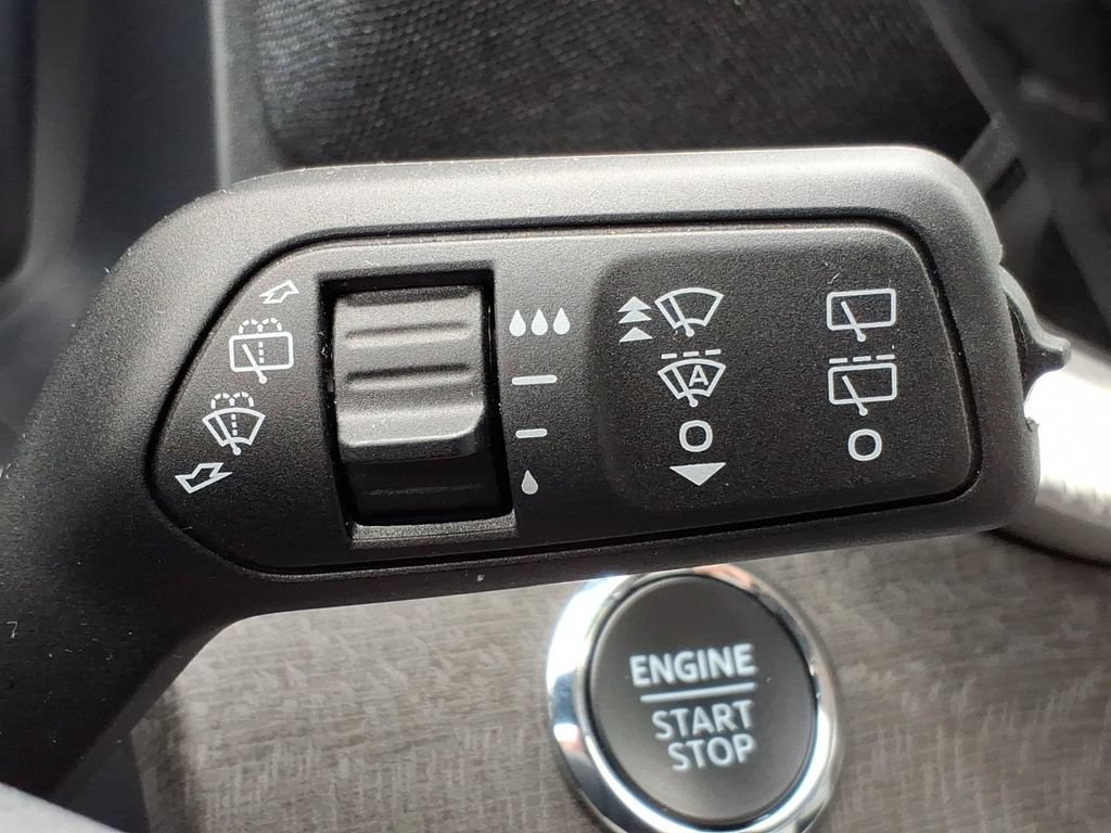 Used 2025 Ford Explorer Platinum w/ Ultimate Package AWD/4WD image 27