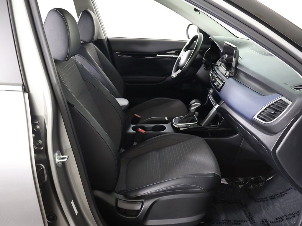 Used 2023 Kia Seltos S w/ Navigation Package AWD/4WD image 31