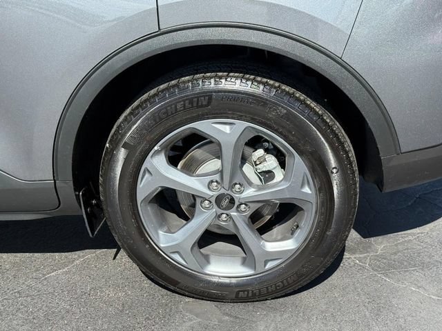 Used 2025 Ford Escape ST-Line AWD/4WD image 4