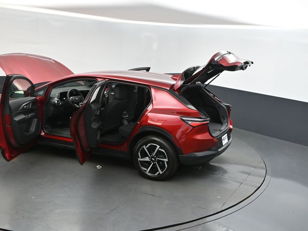 New 2026 Chevrolet Equinox EV LT w/ Comfort Package AWD/4WD image 46