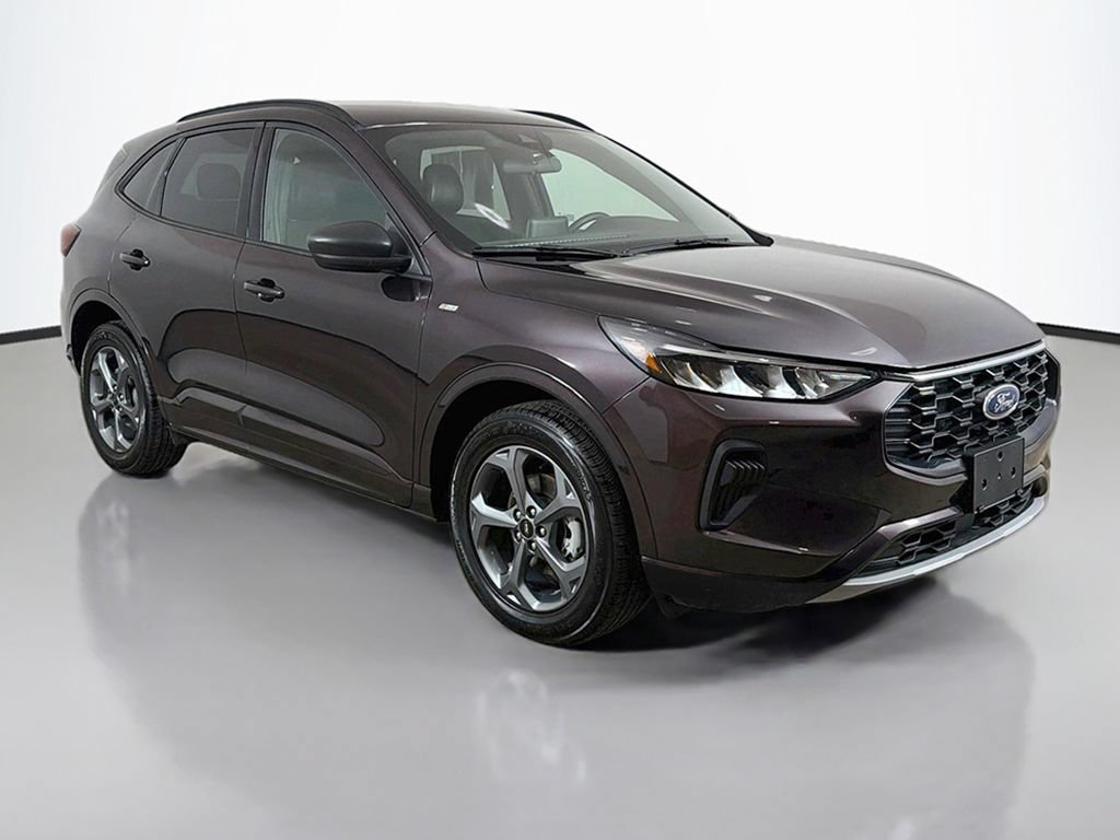 Used 2023 Ford Escape ST-Line AWD/4WD image 2