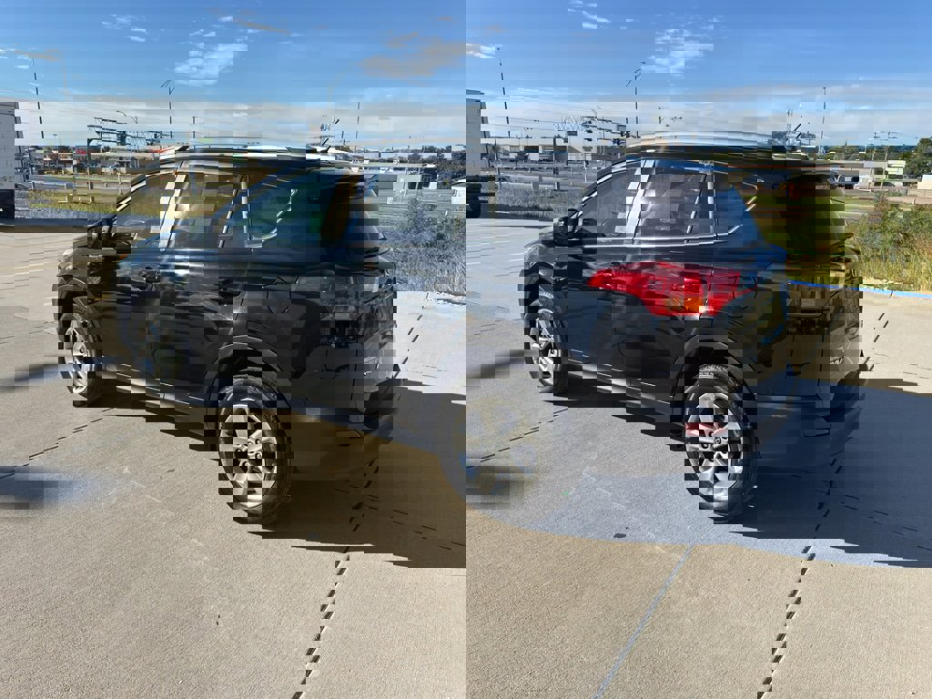 Used 2015 Toyota RAV4 XLE image 3