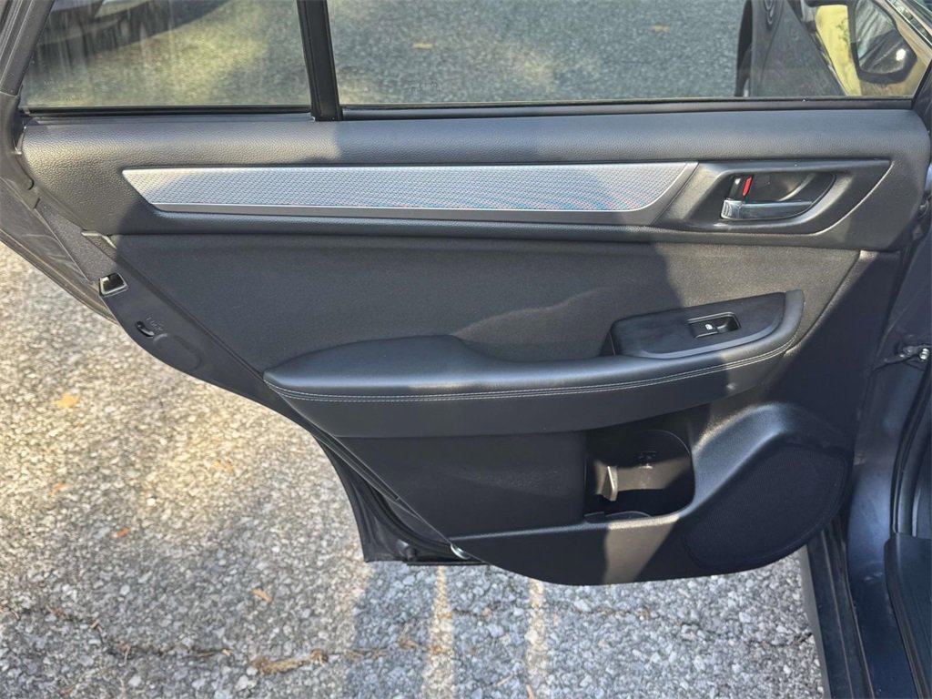 Used 2016 Subaru Outback 2.5i Premium image 11