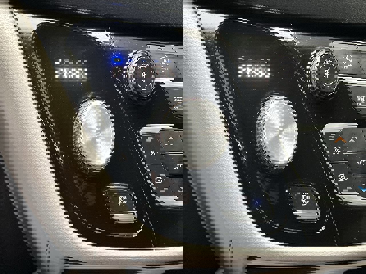 Used 2017 Chrysler Pacifica Touring-L image 30