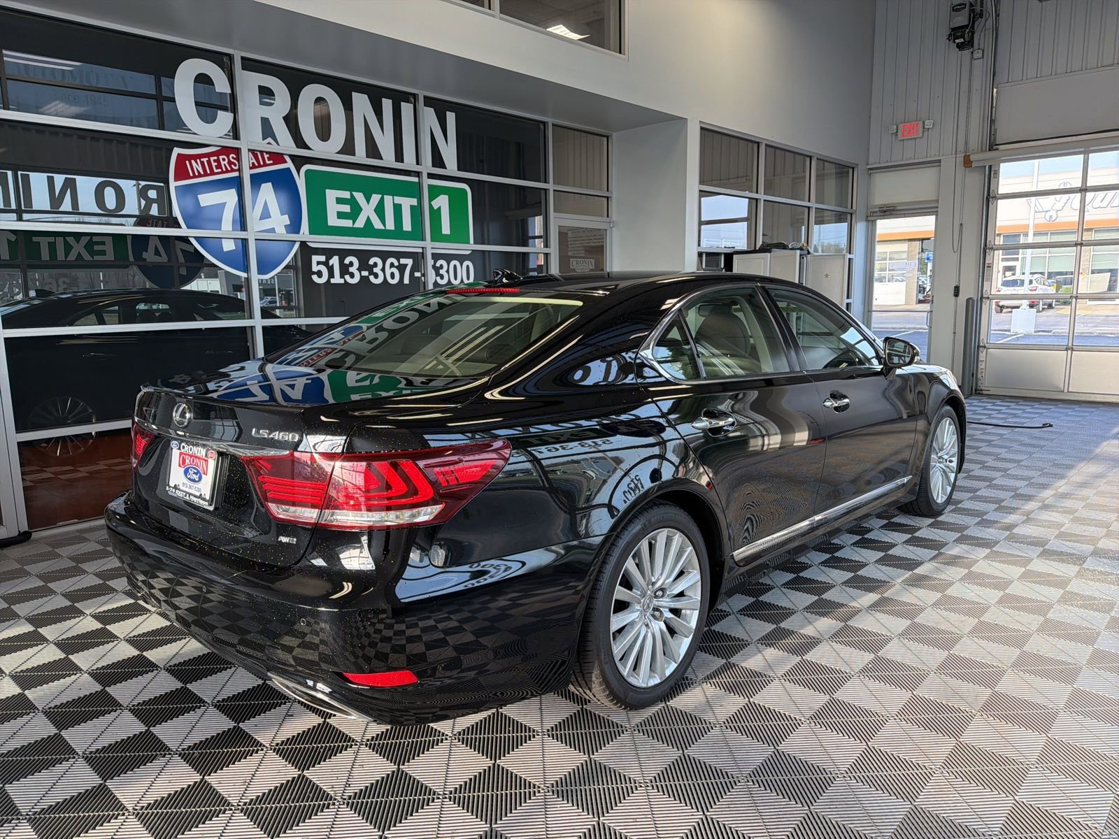 Used 2015 Lexus LS 460 AWD w/ Comfort Package image 6