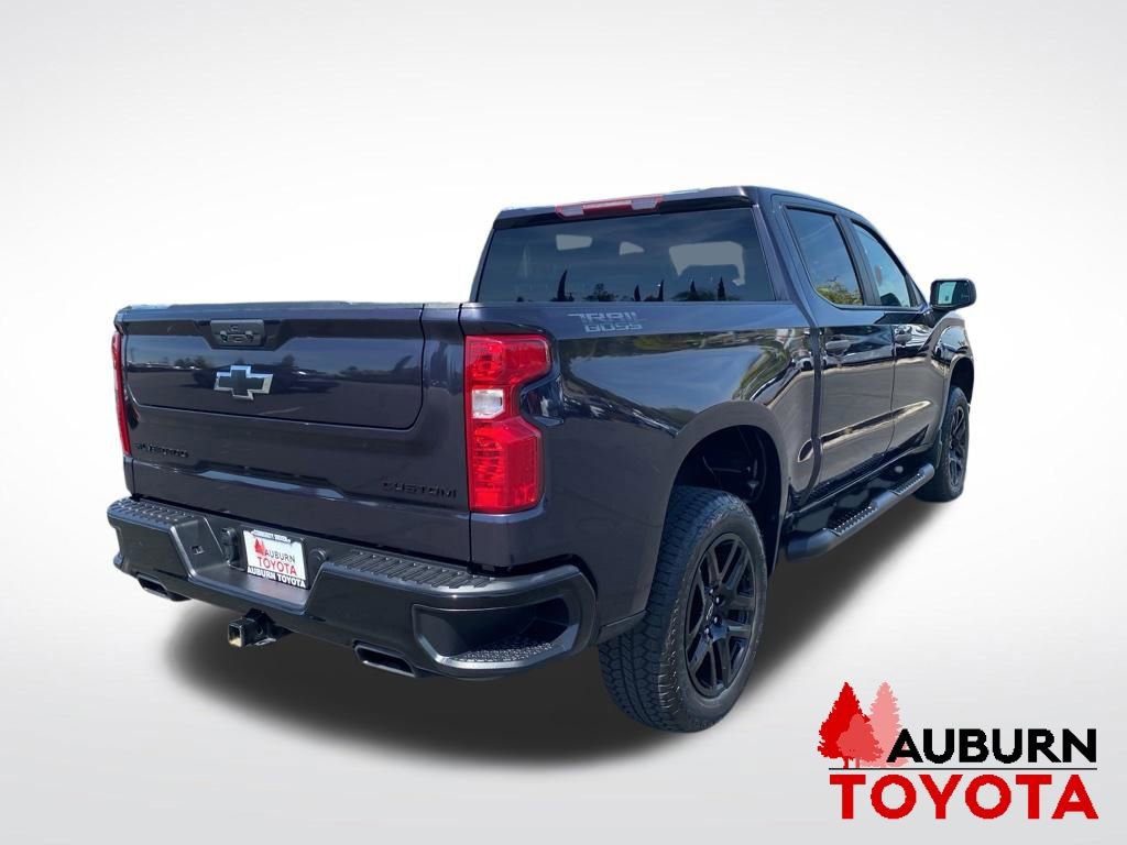 Used 2024 Chevrolet Silverado 1500 Custom Trail Boss w/ Dark Appearance Package AWD/4WD image 7