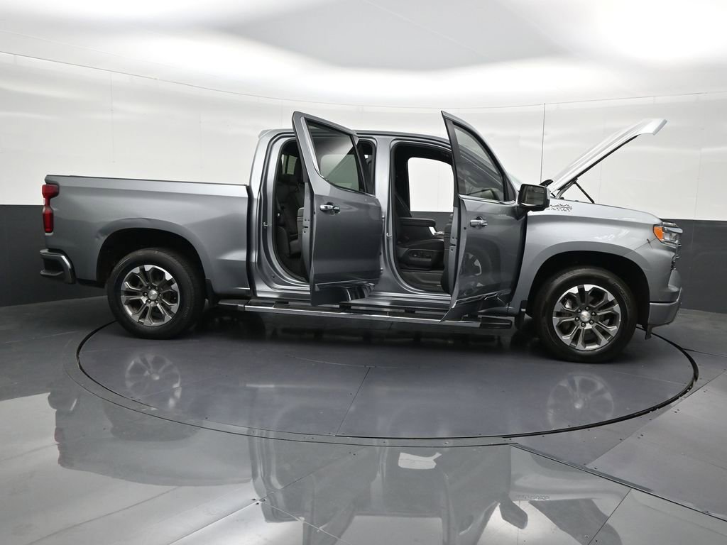 Used 2023 Chevrolet Silverado 1500 High Country image 32
