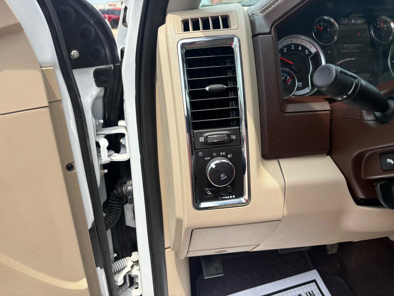 Used 2018 RAM 3500 Laramie AWD/4WD image 18