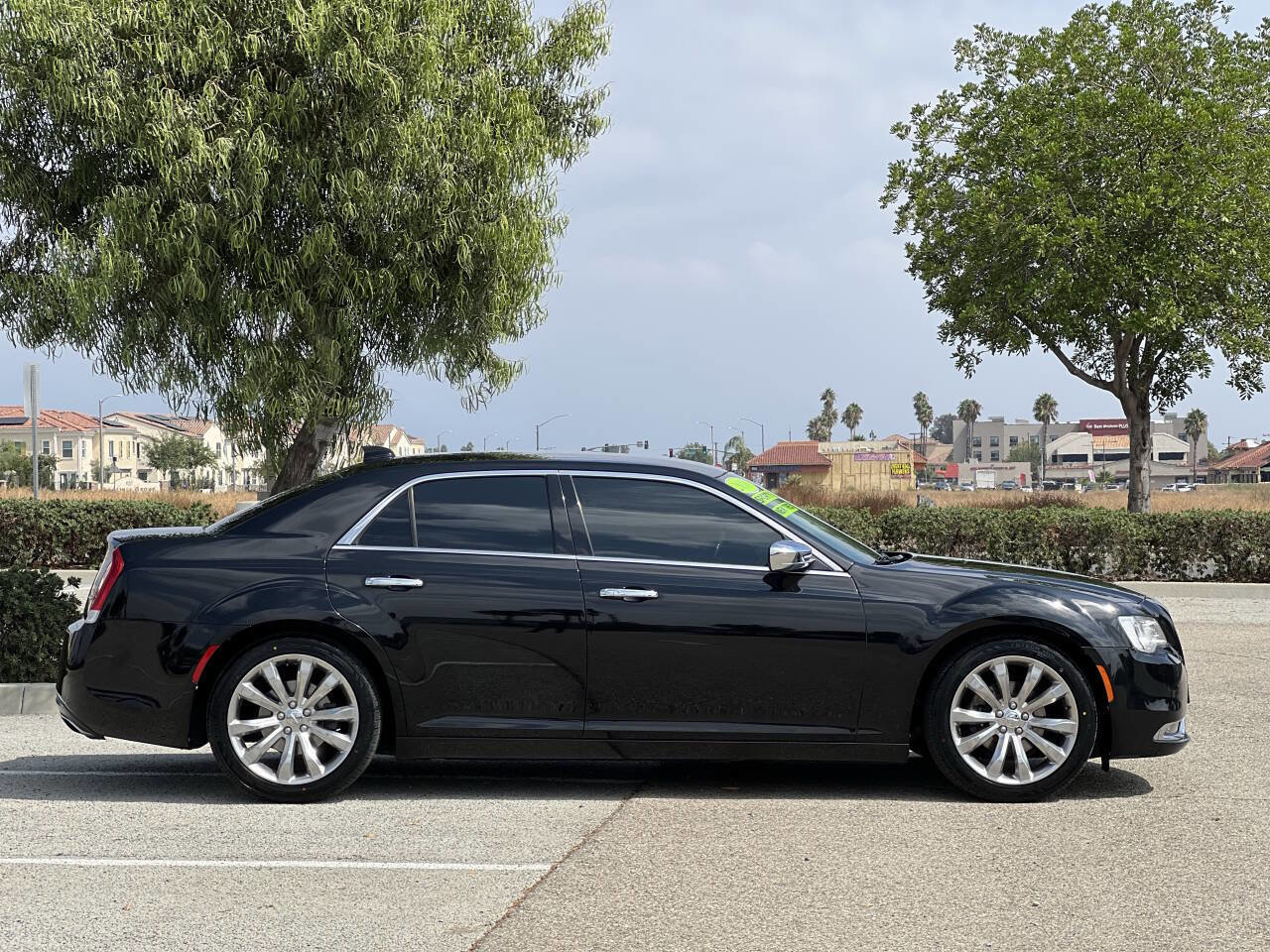 Used 2018 Chrysler 300 Limited image 4