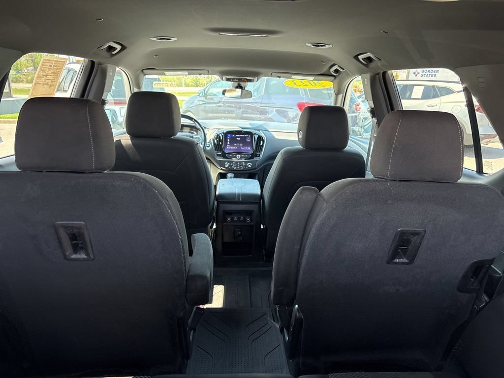 Used 2023 Chevrolet Traverse LT FWD image 12