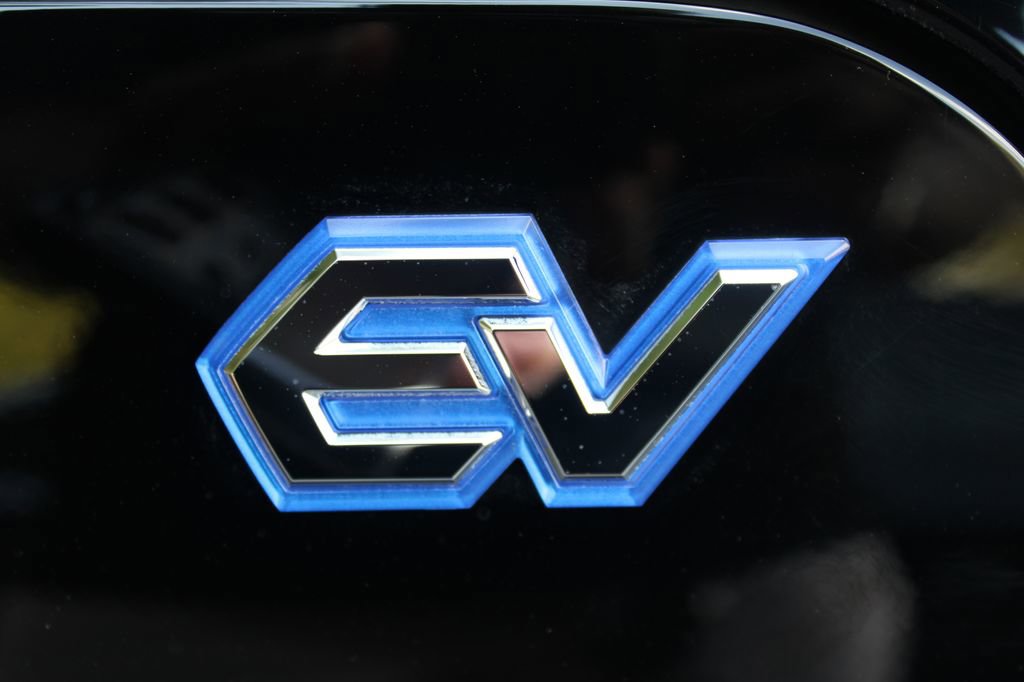 Used 2024 Subaru Solterra Premium image 33