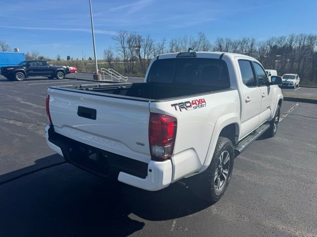 Used 2016 Toyota Tacoma TRD Sport w/ Premium & Technology Package image 3