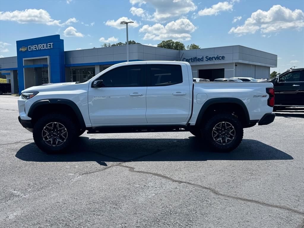 Used 2025 Chevrolet Colorado ZR2 AWD/4WD image 6