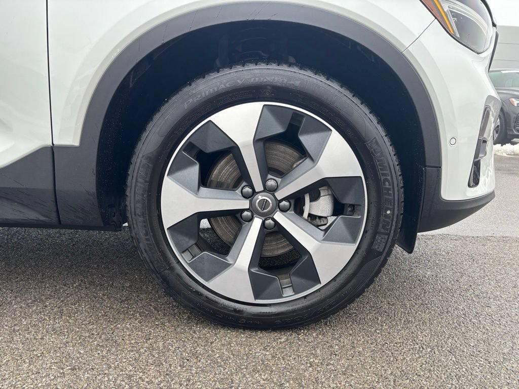 Certified 2026 Volvo XC40 B5 Plus w/ Protection Package Premier AWD/4WD image 30