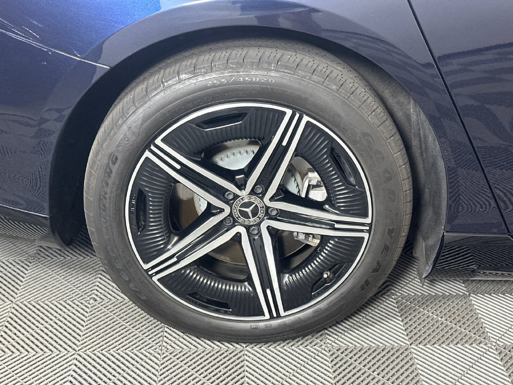 Certified 2023 Mercedes-Benz EQS 580 4MATIC Sedan image 19