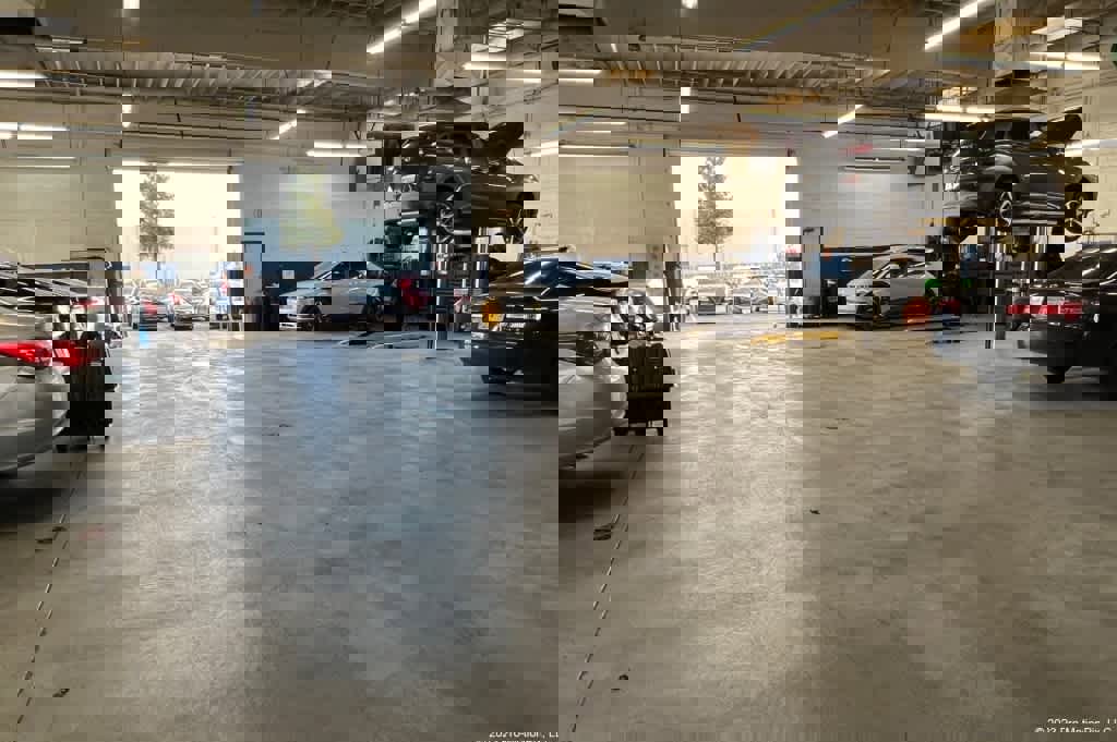 Used 2018 Acura MDX SH-AWD image 36