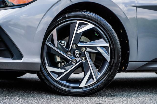 Certified 2025 Hyundai Elantra SEL FWD image 7