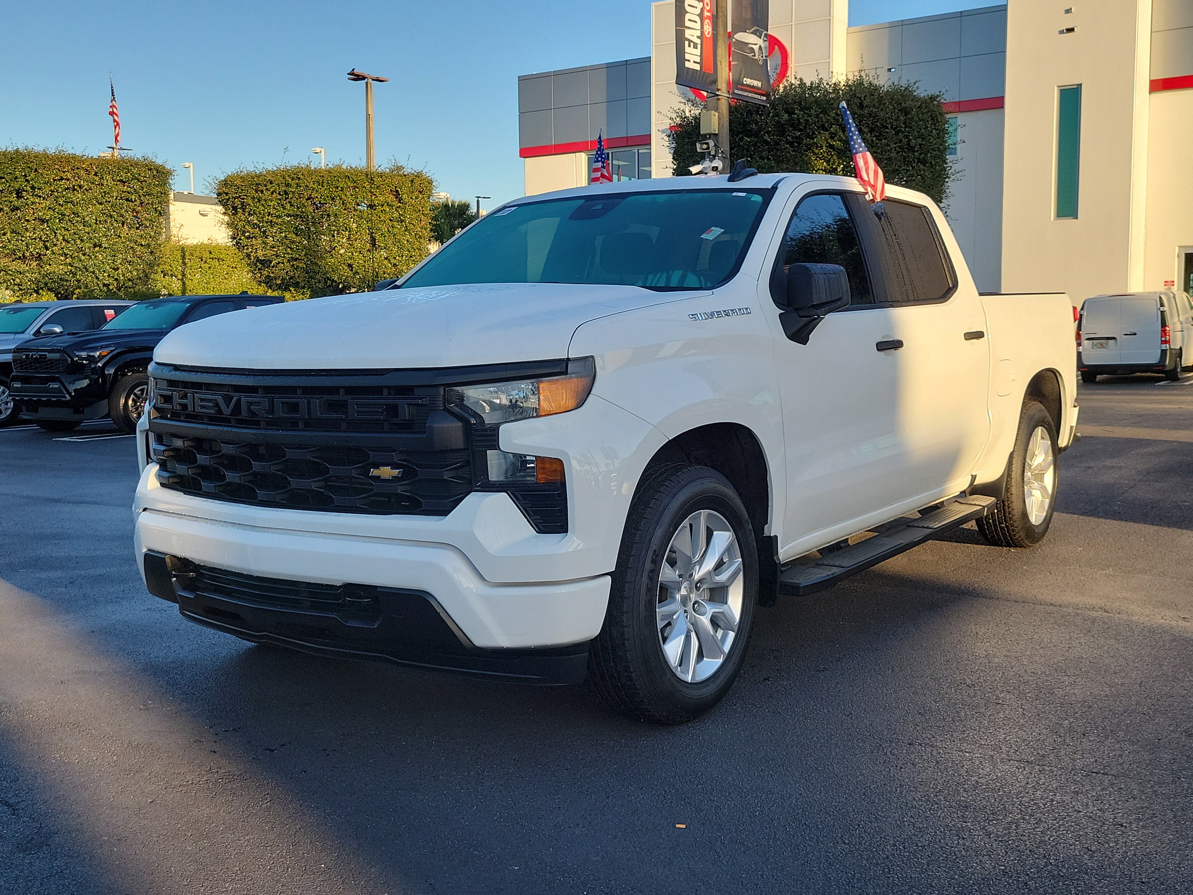 Used 2023 Chevrolet Silverado 1500 Custom image 5
