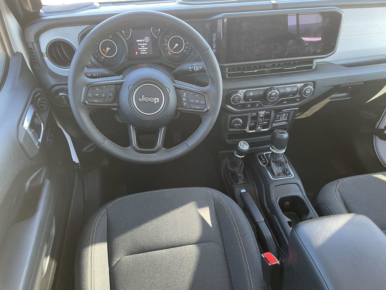 Used 2025 Jeep Gladiator Sport image 23