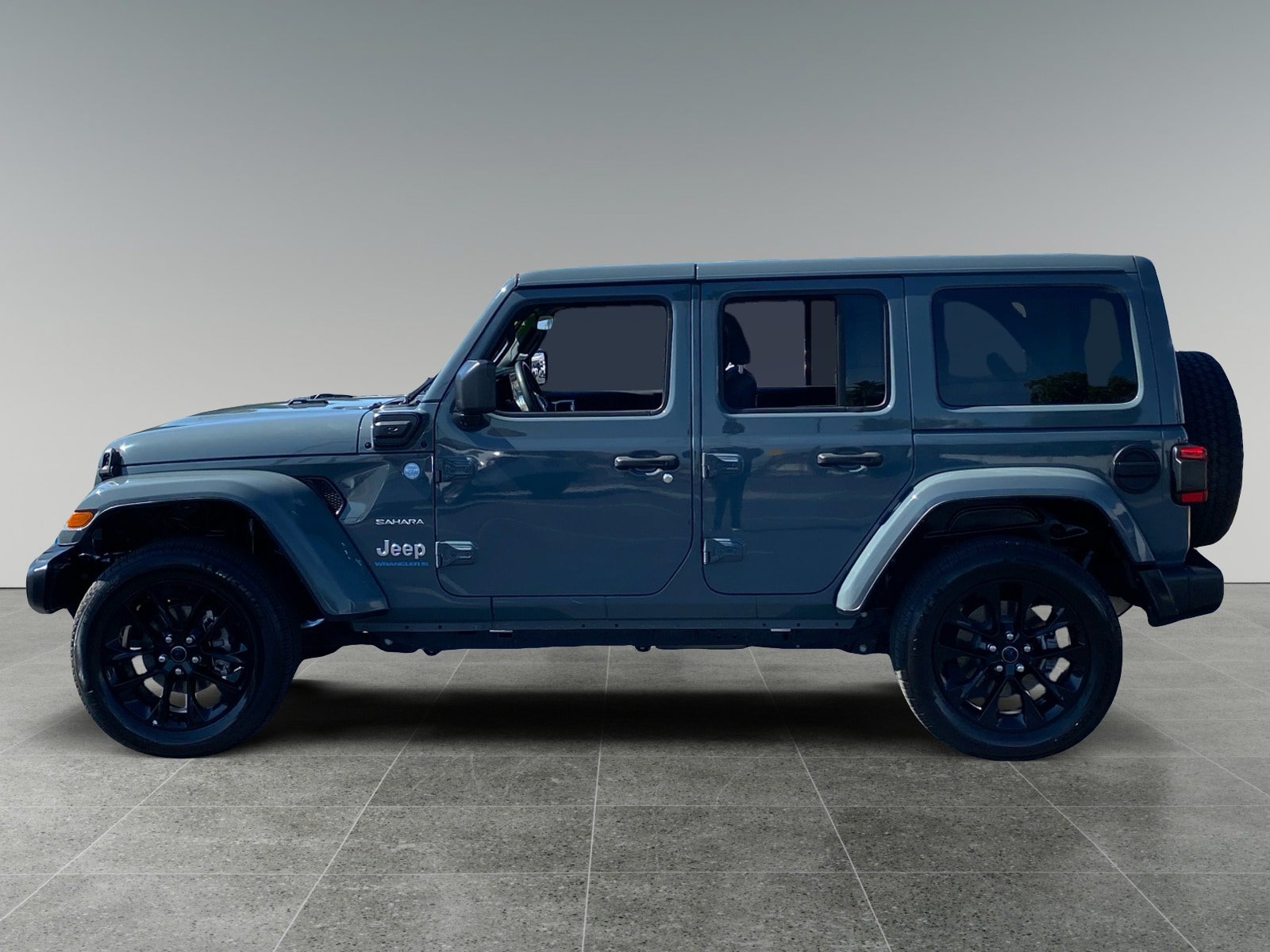 Used 2024 Jeep Wrangler Unlimited Sahara AWD/4WD image 2