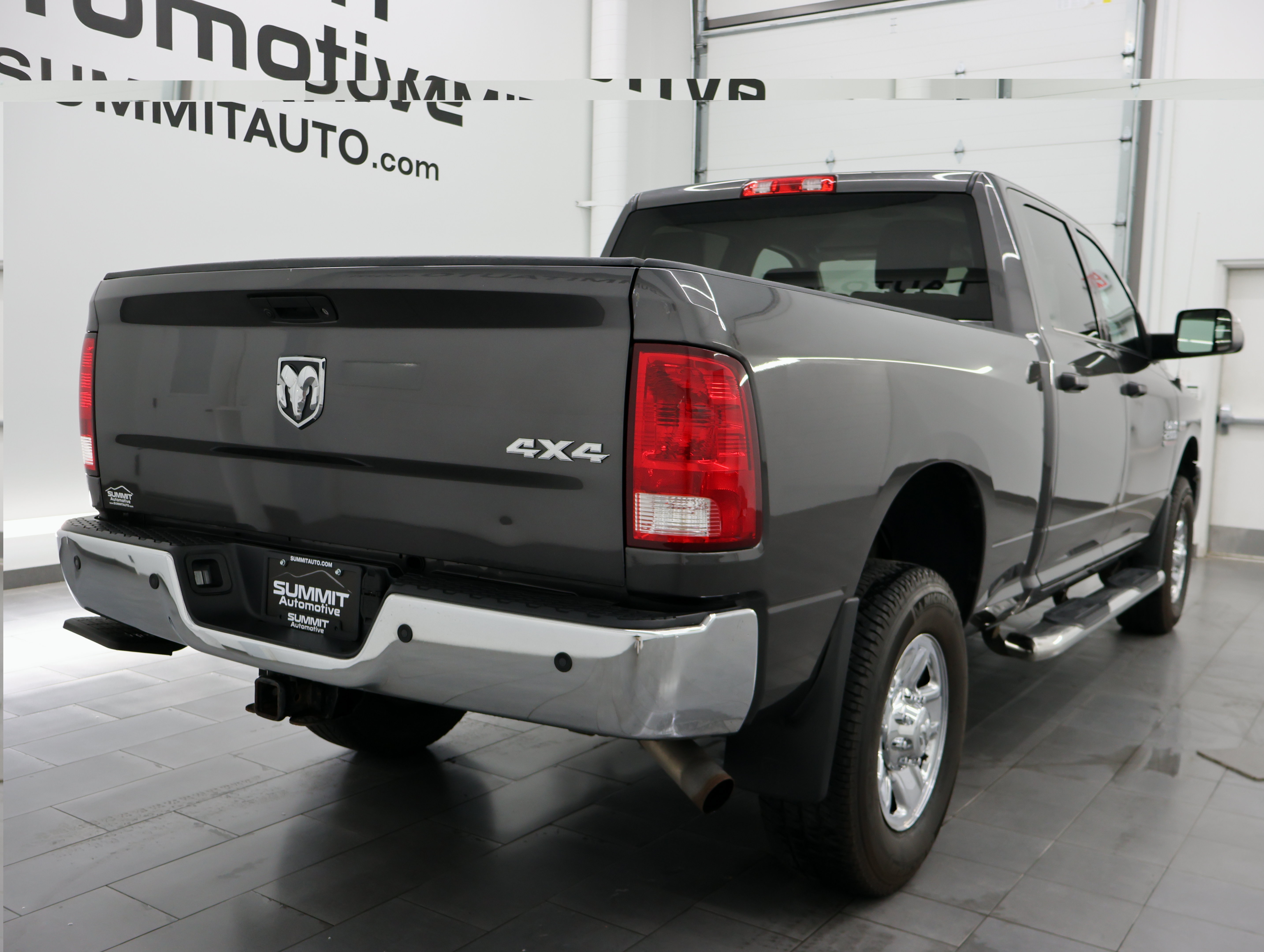 Used 2016 RAM 2500 Tradesman w/ Chrome Appearance Group AWD/4WD image 4