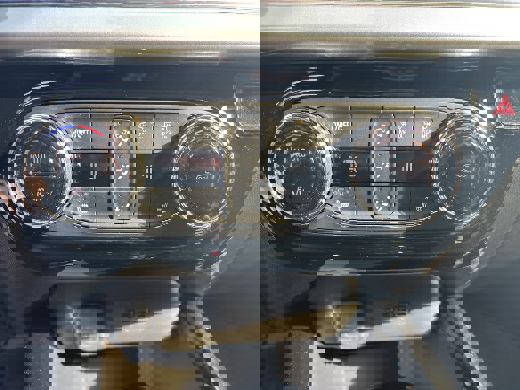 Used 2025 Chevrolet Trax LT w/ Driver Confidence Package image 25