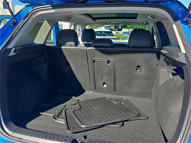 Used 2025 Volkswagen Taos SE image 29