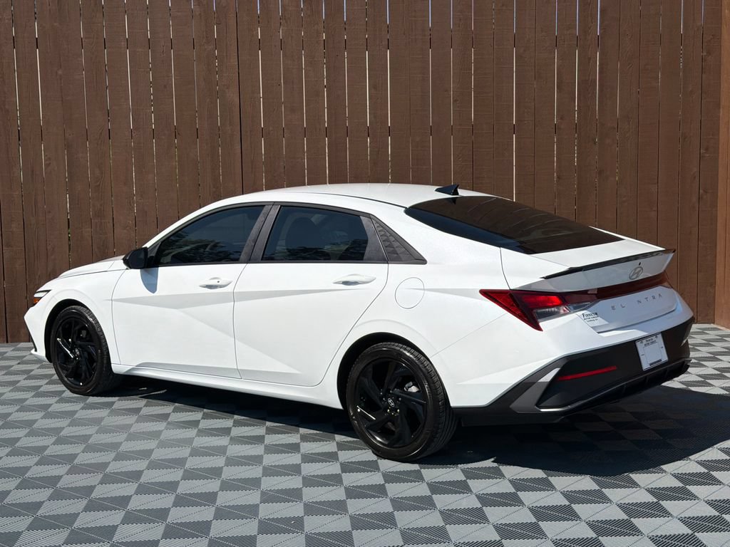 Used 2026 Hyundai Elantra Sport FWD image 14