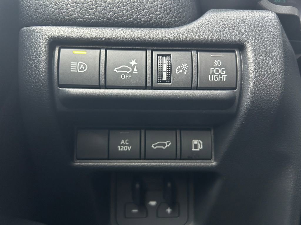 Used 2025 Toyota Land Cruiser PREMIUM image 21