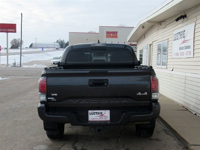 Used 2020 Toyota Tacoma Limited image 8
