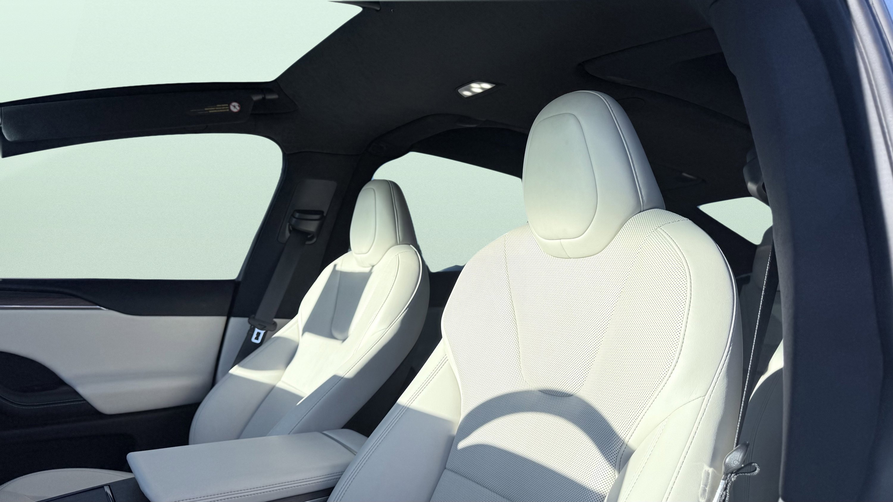 Used 2022 Tesla Model X image 23