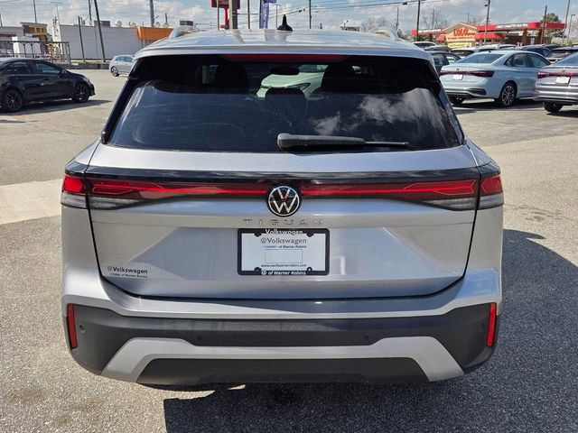 Used 2025 Volkswagen Tiguan S image 10