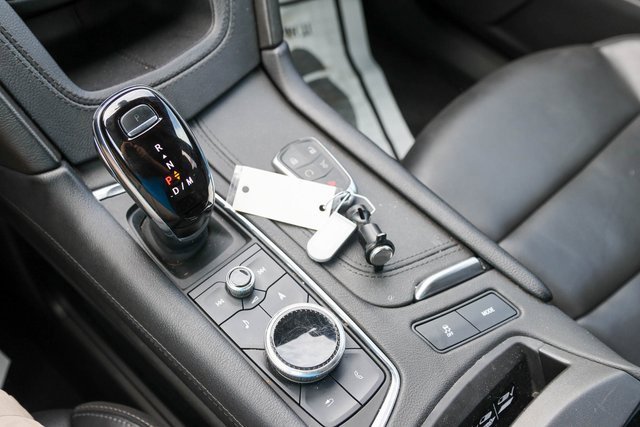 Used 2023 Cadillac XT6 Premium Luxury w/ Technology Package image 25