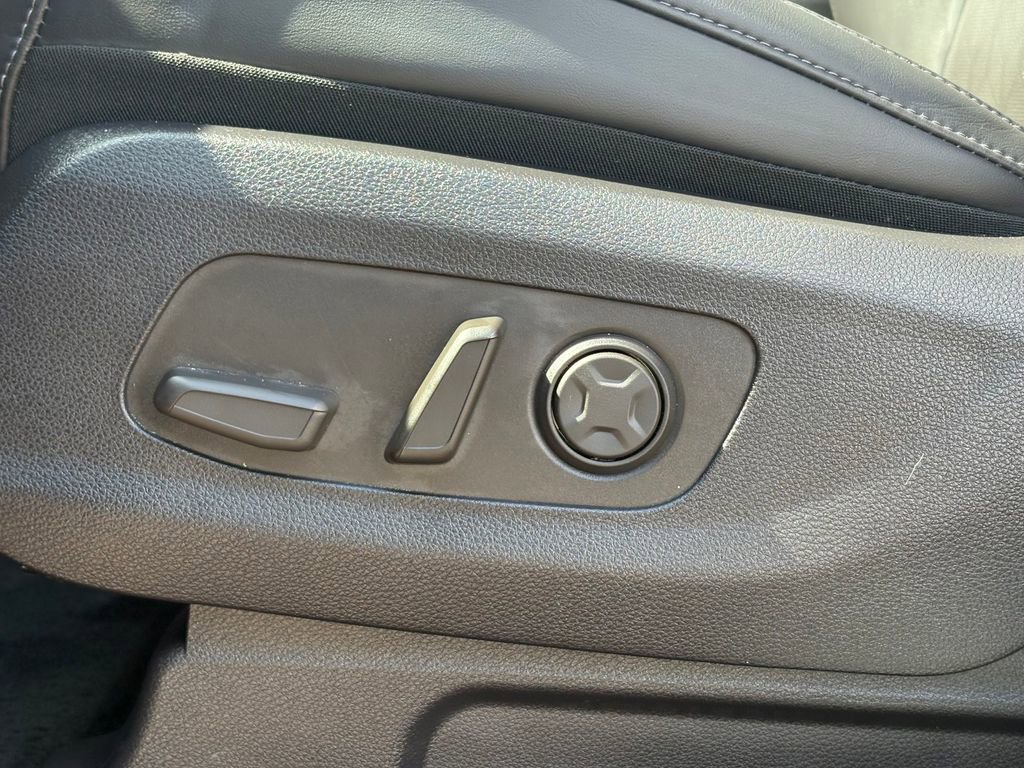 Certified 2026 Kia Carnival EX image 12