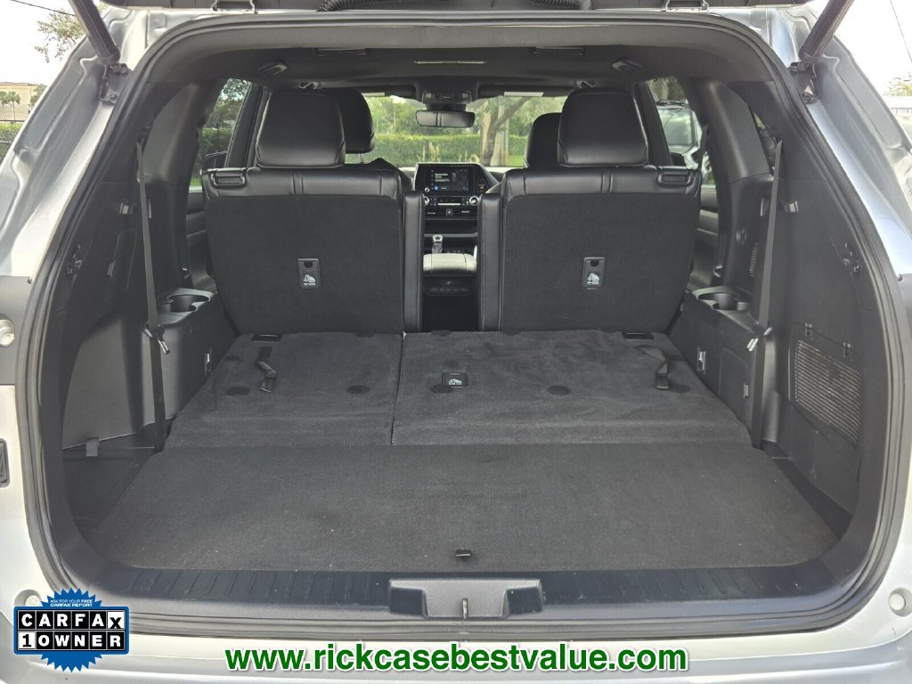 Used 2023 Toyota Highlander XSE FWD image 13
