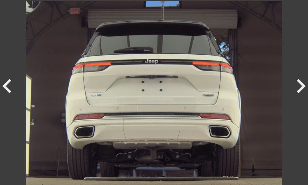 Used 2022 Jeep Grand Cherokee Summit image 5