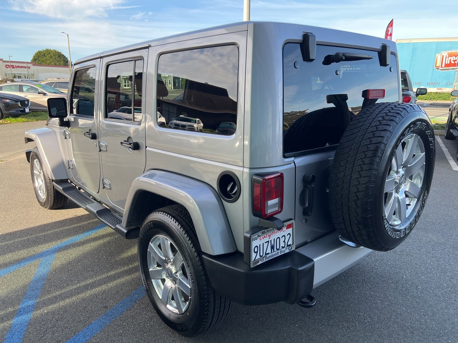 Used 2015 Jeep Wrangler Unlimited Sahara w/ Connectivity Group AWD/4WD image 5