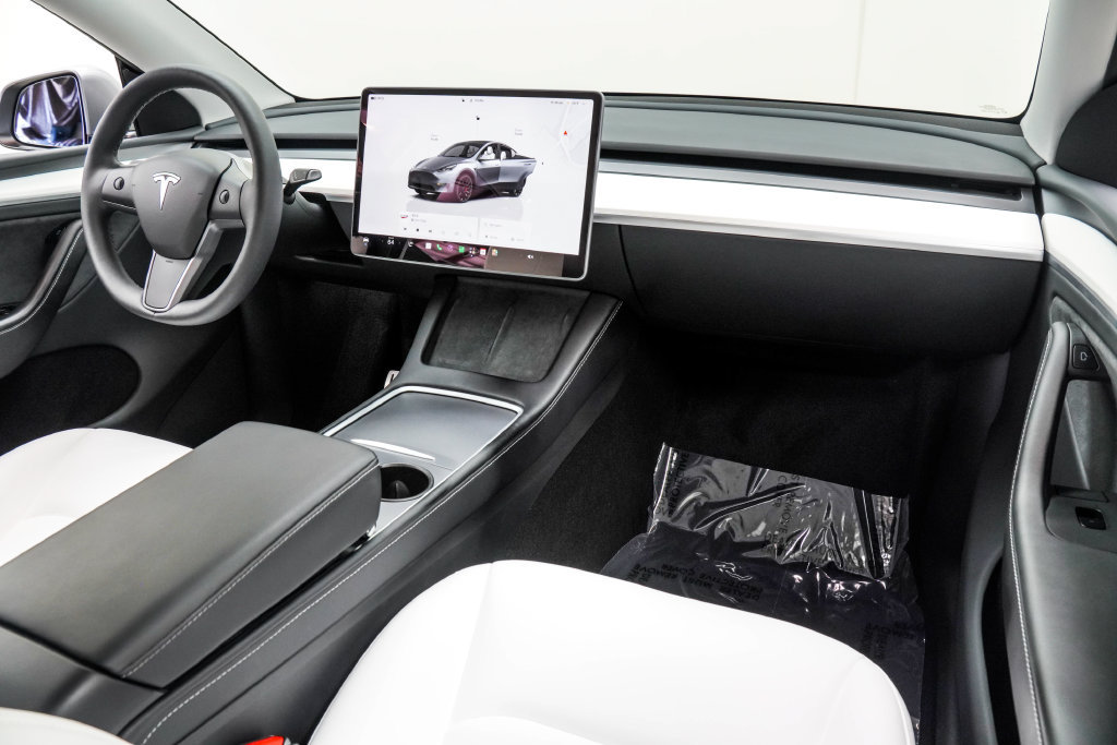 Used 2025 Tesla Model Y Performance AWD/4WD image 22