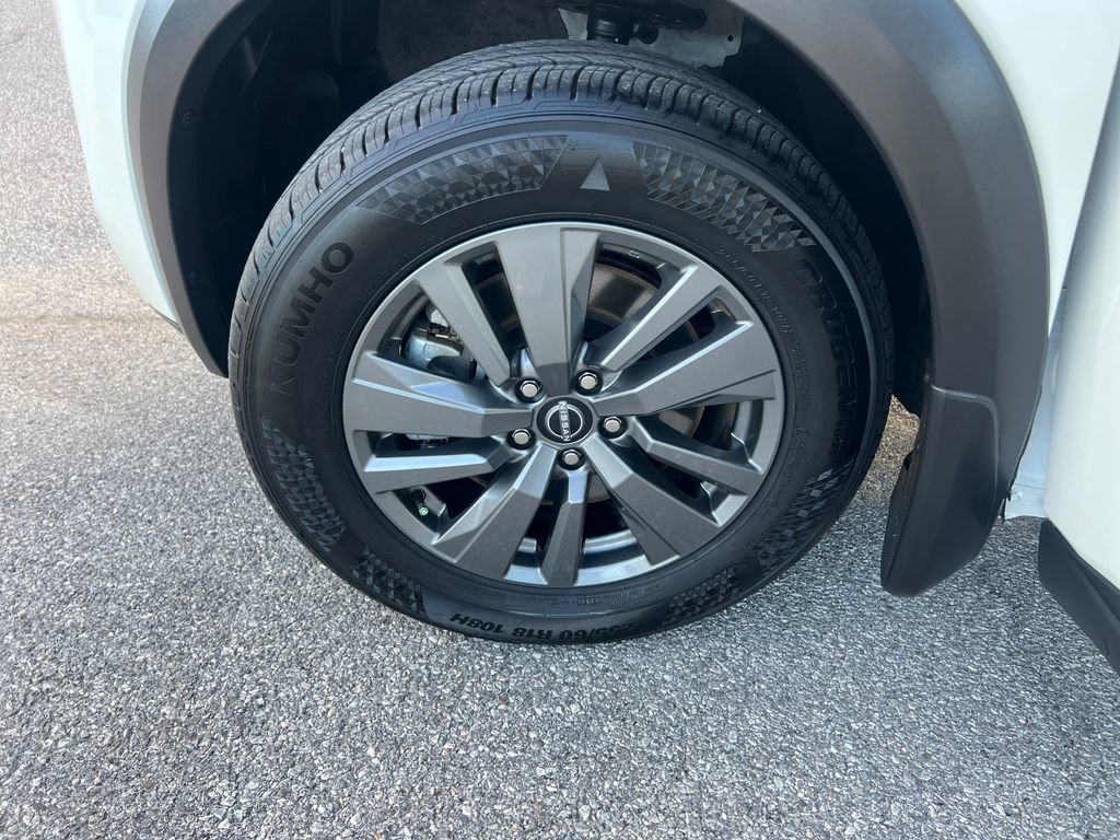 Used 2024 Nissan Pathfinder SV image 26