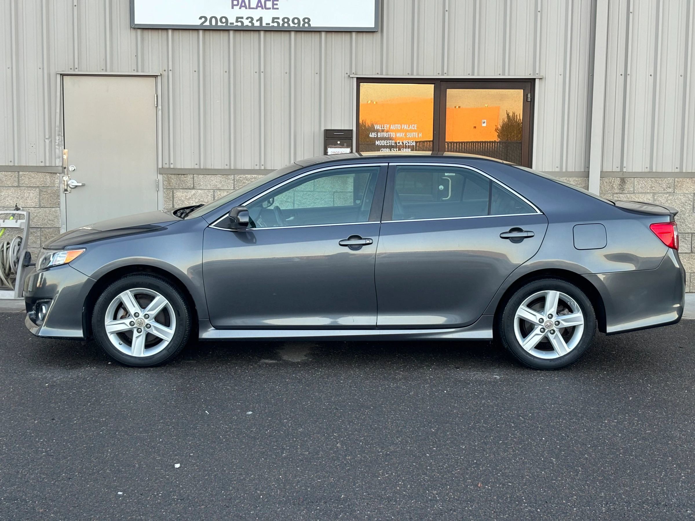 Used 2012 Toyota Camry SE image 6