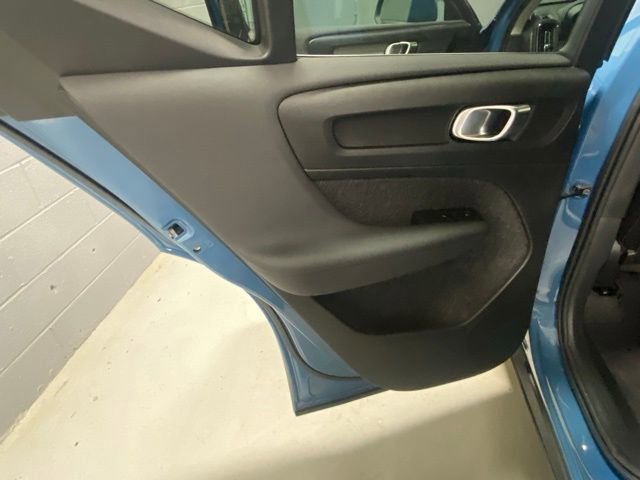 Used 2025 Volvo XC40 B5 Core AWD/4WD image 8