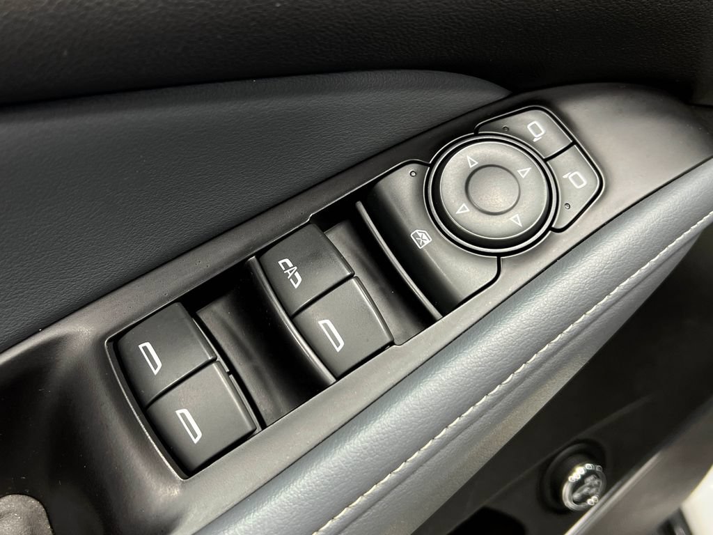 Used 2018 Buick Enclave Essence AWD/4WD image 16