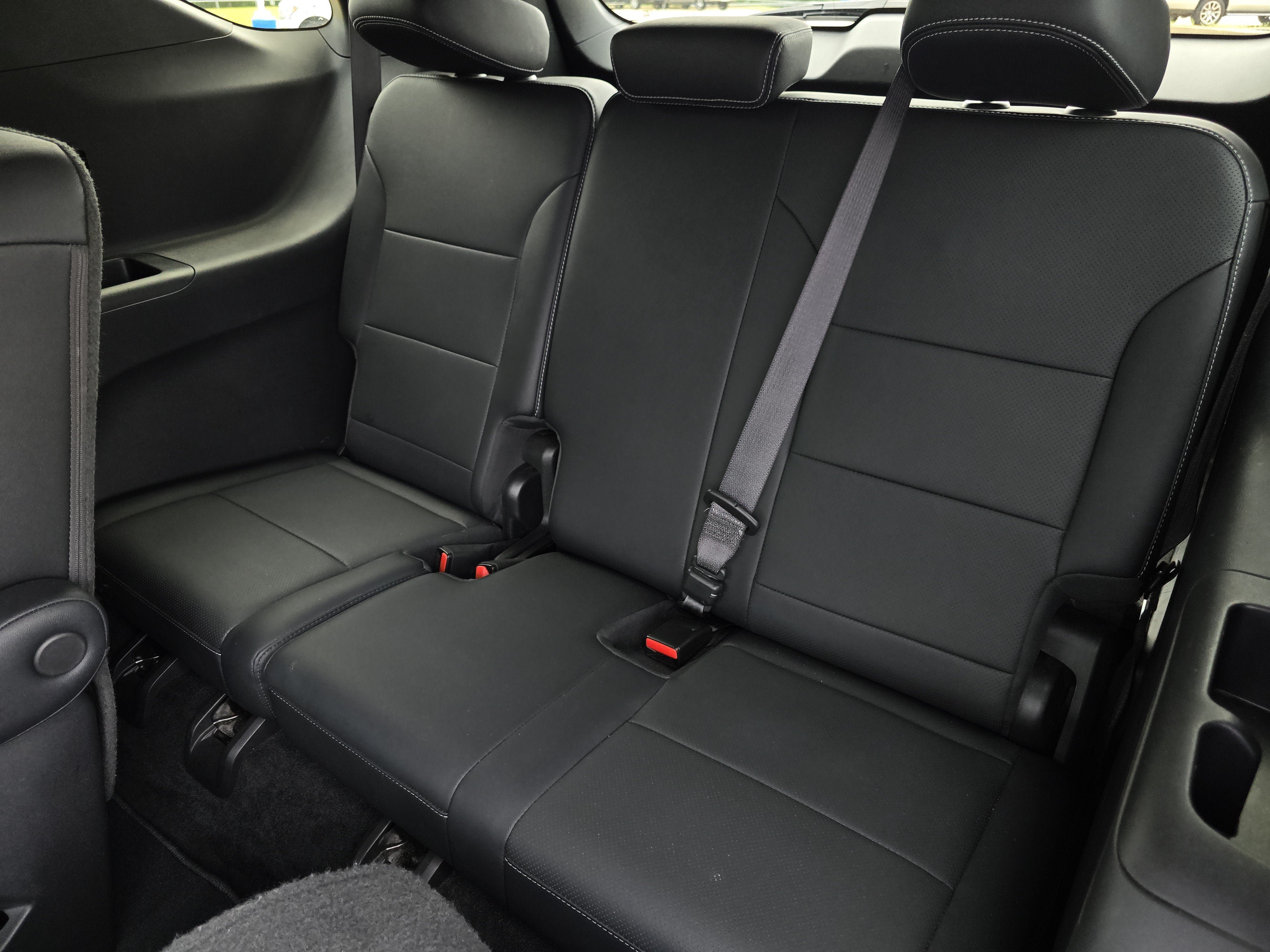 Used 2025 Chevrolet Traverse LT FWD image 28