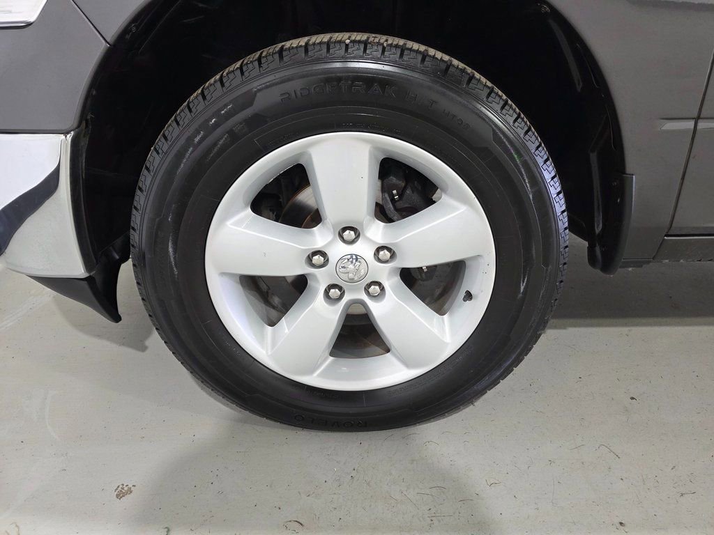 Used 2022 RAM 1500 Classic SLT image 8